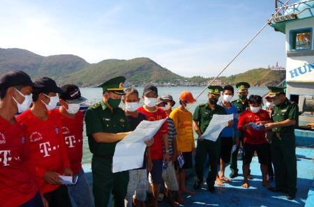 Đẩy mạnh tuyên truyền chống khai thác hải sản bất hợp pháp cho ngư dân