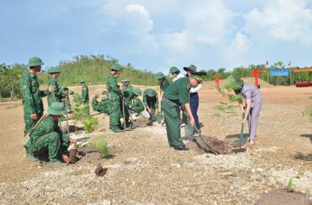 BĐBP Đắk Lắk: Trồng hơn 4.000 cây xanh trong Tháng hành động vì môi trường