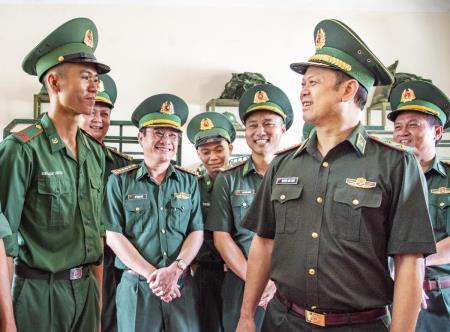 Trung tướng Nguyễn Anh Tuấn dâng hương mộ Đại tướng Võ Nguyên Giáp, thăm và làm việc tại Đồn Biên phòng Nhật Lệ