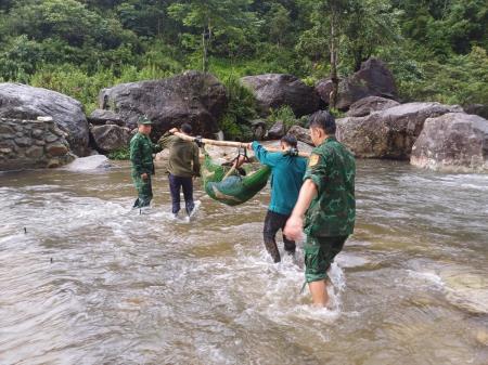 Lai Châu: Cứu sống người đàn ông sau 4 ngày bị rơi xuống vực trong rừng