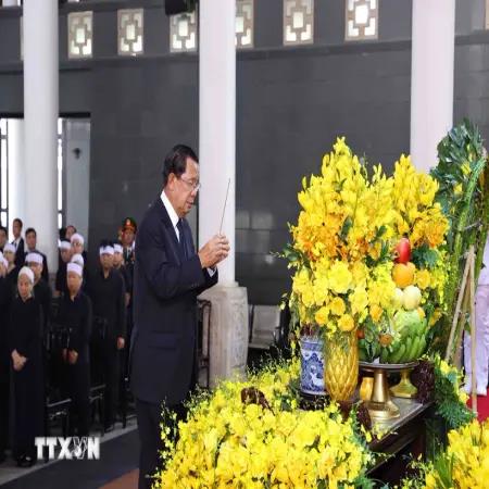 Đoàn lãnh đạo các nước xúc động tiễn biệt Tổng Bí thư Nguyễn Phú Trọng