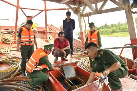 Quyết tâm hạ nhiệt buôn lậu xăng dầu trên vùng biển Kiên Giang