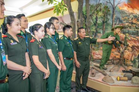 Viết tiếp bài ca đoàn kết Việt Nam - Lào - tình sâu hơn nước Hồng Hà, Cửu Long