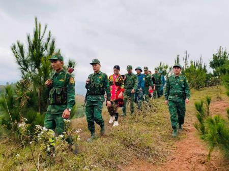 Phất cao ngọn cờ thi đua Quyết thắng