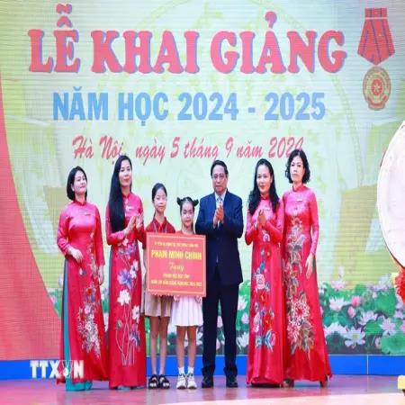 Thủ tướng: Dạy tốt, học tốt để đưa dân tộc Việt Nam trở thành dân tộc thông thái