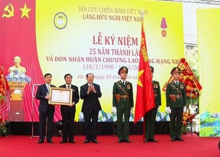 Làng Hữu nghị Việt Nam đón nhận Huân chương Lao động hạng Nhì