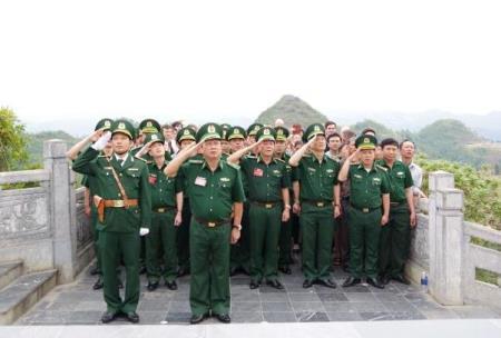 Thiếu tướng Nguyễn Hoài Phương dự Lễ thượng cờ tại Cột cờ Quốc gia Lũng Cú