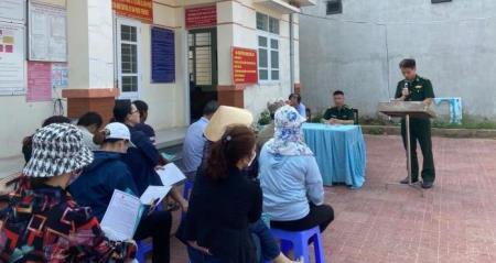 Tuyên truyền chống khai thác hải sản bất hợp pháp cho ngư dân