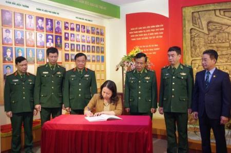 Quyền Chủ tịch nước Võ Thị Ánh Xuân thăm Học viện Biên phòng