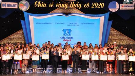 Tuyên dương 63 giáo viên người dân tộc thiểu số tiêu biểu