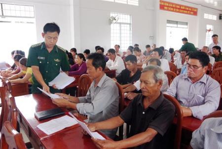 Tuyên truyền pháp luật cho 1.500 người dân khu vực biên giới biển Trà Vinh