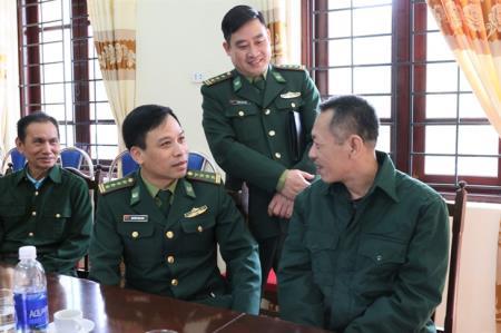Bộ Tư lệnh BĐBP tặng quà Tết cho các Trung tâm điều dưỡng thương binh