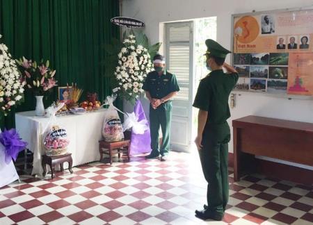 Cán bộ Biên phòng chịu tang mẹ tại chốt phòng, chống dịch ở biên giới Long An