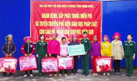 Phụ nữ BĐBP Điện Biên hướng về đồng bào nghèo nơi biên giới