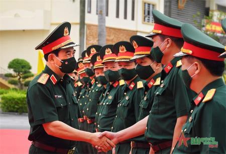 Phát huy truyền thống anh hùng, xây dựng Quân đội nhân dân Việt Nam tinh, gọn, mạnh, tiến lên hiện đại trong thời kỳ mới