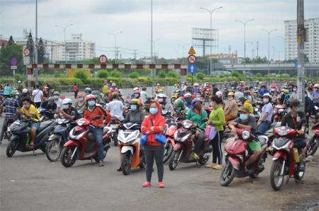 Giải bài toán thiếu hụt lao động sau giãn cách xã hội