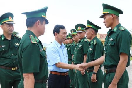 Bí thư Tỉnh ủy Kon Tum thăm, làm việc với Đồn Biên phòng Sa Loong