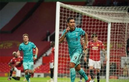 Ngược dòng hạ M.U, Liverpool áp sát tốp 4 Premier League