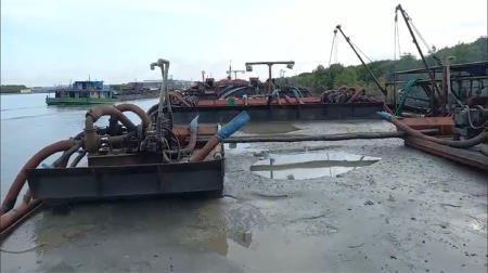 Điều tra 4 phương tiện vận chuyển cát không rõ nguồn gốc trên sông Mỏ Nhát