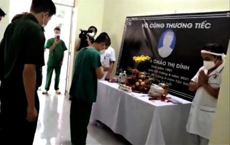 Y sĩ tình nguyện người Mông chịu tang mẹ nơi tuyến đầu chống dịch