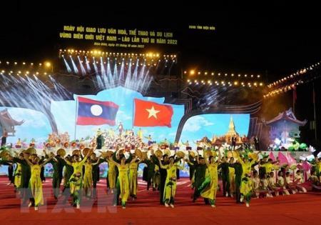 Giao lưu văn hóa, thể thao và du lịch vùng biên giới Việt Nam-Lào