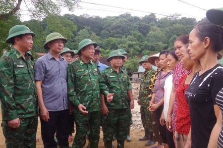 Bộ Tư lệnh BĐBP chia sẻ khó khăn với chính quyền, nhân dân huyện Kỳ Sơn, tỉnh Nghệ An