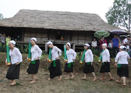 Bảo tồn và phát huy bản sắc văn hóa dân tộc Thổ