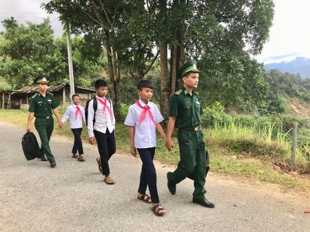 Nuôi dưỡng ước mơ cho học sinh nghèo biên giới