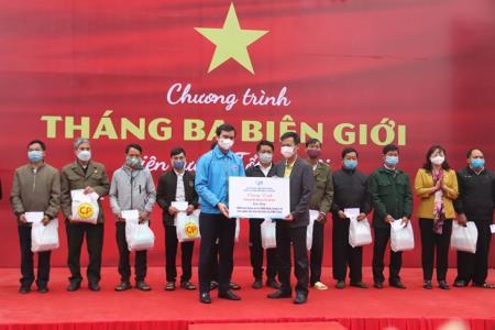 Nhiều hoạt động ý nghĩa trong Chương trình Tháng Ba biên giới tại Lào Cai