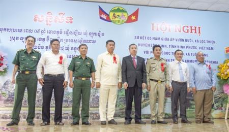 Giao kết để cùng nhau xóa đói, giảm nghèo