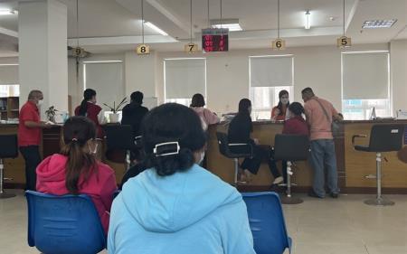 Rút bảo hiểm xã hội một lần: Lợi thực trước mắt, hại tương lai