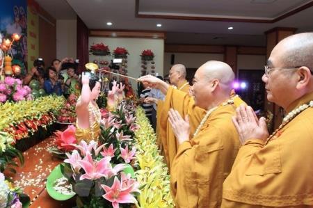 Bảo đảm quyền tự do tín ngưỡng, tôn giáo: Xử phạt chủ yếu là răn đe