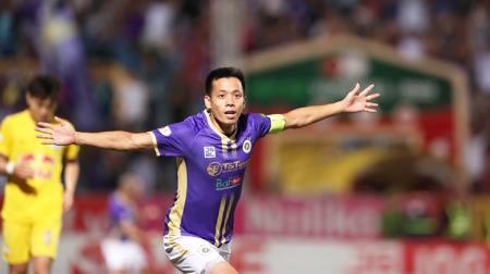 Không còn Quang Hải, Hà Nội FC vẫn vô địch lượt đi V.League