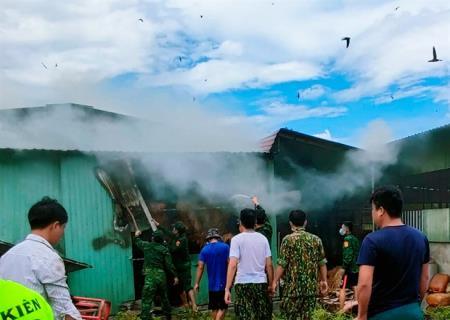 Cháy kho rơm của cư dân biên giới, thiệt hại khoảng 230 triệu đồng