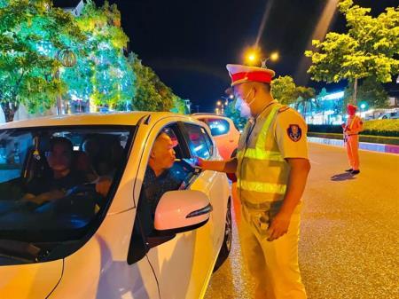 Hà Tĩnh: Xử phạt 328 trường hợp vi phạm an toàn giao thông sau 3 ngày nghỉ lễ