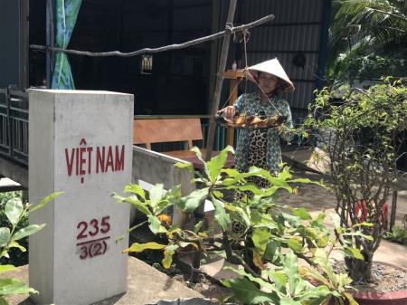 Cột mốc lòng dân ở biên giới Đồng Tháp