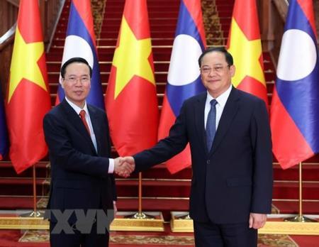 Chủ tịch nước Võ Văn Thưởng hội kiến Thủ tướng Lào Sonexay Siphandone
