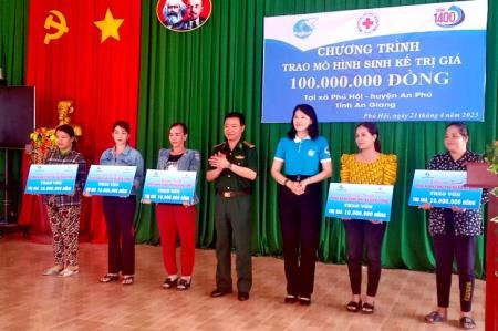 BĐBP An Giang, Quảng Trị phối hợp thực hiện chương trình Đồng hành cùng phụ nữ biên cương
