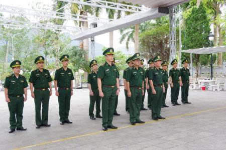 Thiếu tướng Nguyễn Hoài Phương dâng hương tưởng niệm các anh hùng, liệt sĩ tại Nghĩa trang Liệt sĩ Quốc gia Vị Xuyên