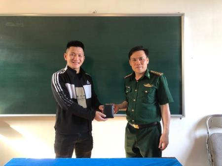 Cán bộ Quân y BĐBP nhặt được của rơi trả người đánh mất