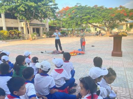 Tuyên truyền phòng, chống ma túy trong học đường và phòng, chống đuối nước cho các em học sinh