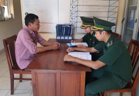 Trạm Biên phòng cửa khẩu cảng Nhà Rồng bắt giữ nhiều phương tiện khai thác cát trái phép trên sông Đồng Nai