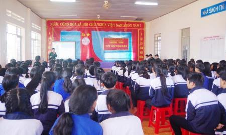 Học tập và làm theo Bác để thực hiện tốt nhiệm vụ chính trị