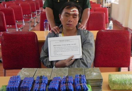 Người lính Bộ đội Cụ Hồ bản lĩnh trong đấu tranh với tội phạm ma túy
