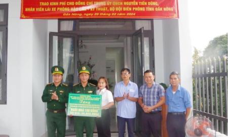 BĐBP Đắk Nông tổ chức trao kinh phí xây dựng Ngôi nhà 100 đồng cho quân nhân có hoàn cảnh khó khăn