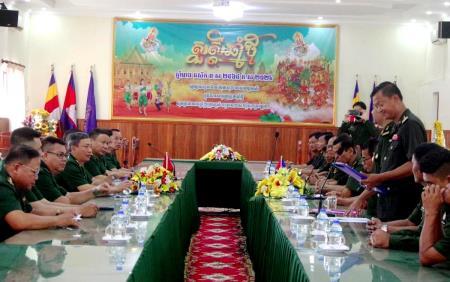 BĐBP Long An thăm, chúc tết cổ truyền lực lượng bảo vệ biên giới tỉnh Prey Veng, Campuchia