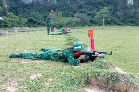 Huấn luyện chiến sĩ những ngày nắng nóng