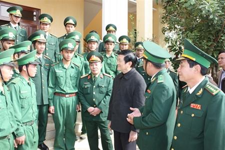 Chủ tịch nước Trương Tấn Sang thăm Đồn BP Sê Rê Pốk