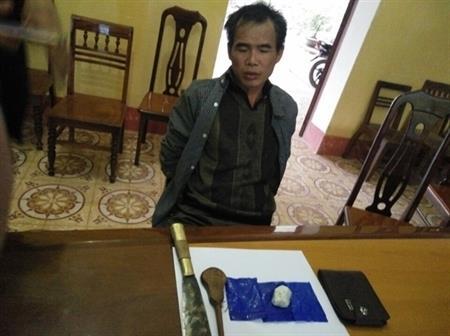 Vượt biên sang Lào buôn ma túy
