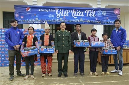 Trao 1.000 suất quà Tết tại địa bàn biên giới Lai Châu